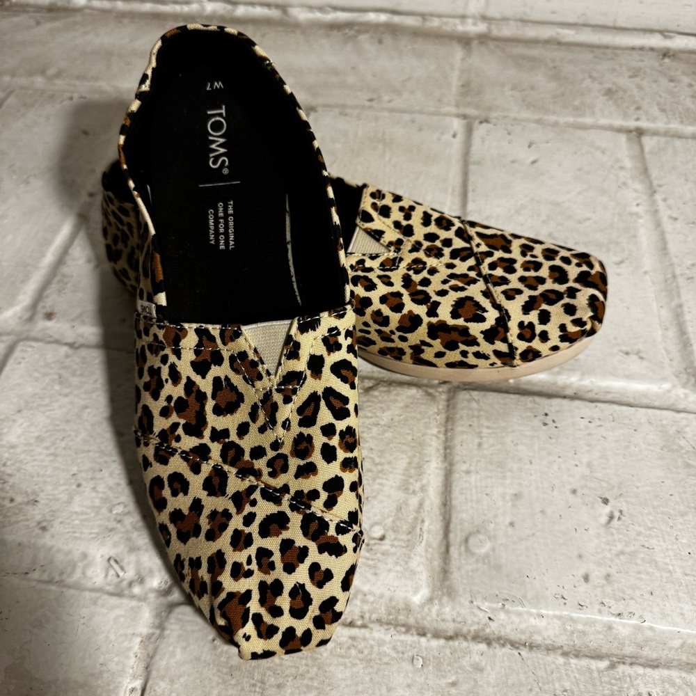 Toms Alpargata Slip On Flat Leopard Print Womens Sz 7 Shoe